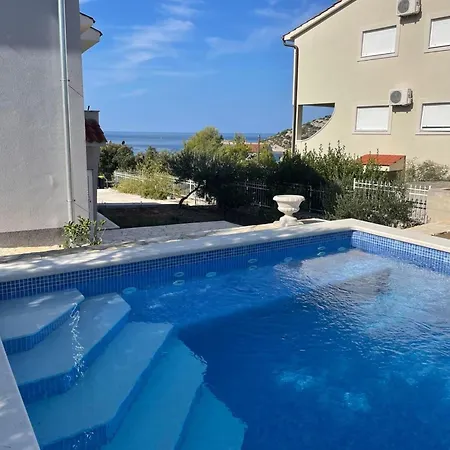 Luger 2- Og By Interhome